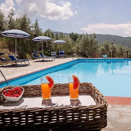 Sleeps 7 Pool Wifi Apartment