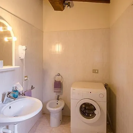 Sleeps 7 Pool Wifi Apartment